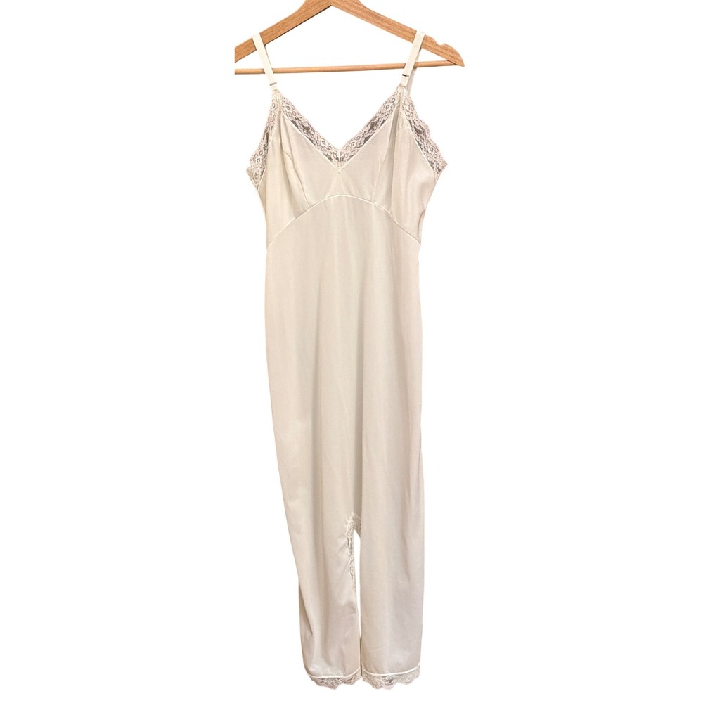 Vintage JCPenney Gaymode Full Slip Lace Coquette Romantic Balletcore Cottagecore